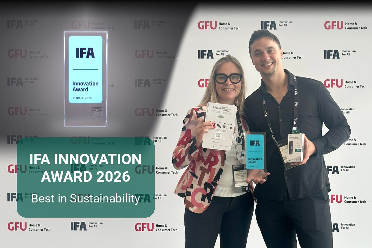 Stefanie Schachtschabel and Jardo Stammeshaus with the IFA Innovation Award in Berlin