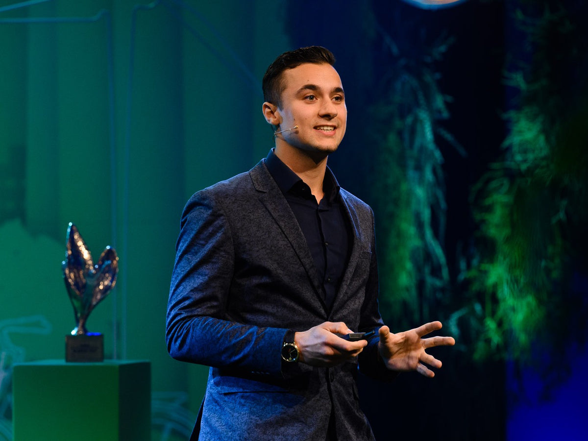Jardo Stammeshaus presenting at the Green Challenge finals, 2021